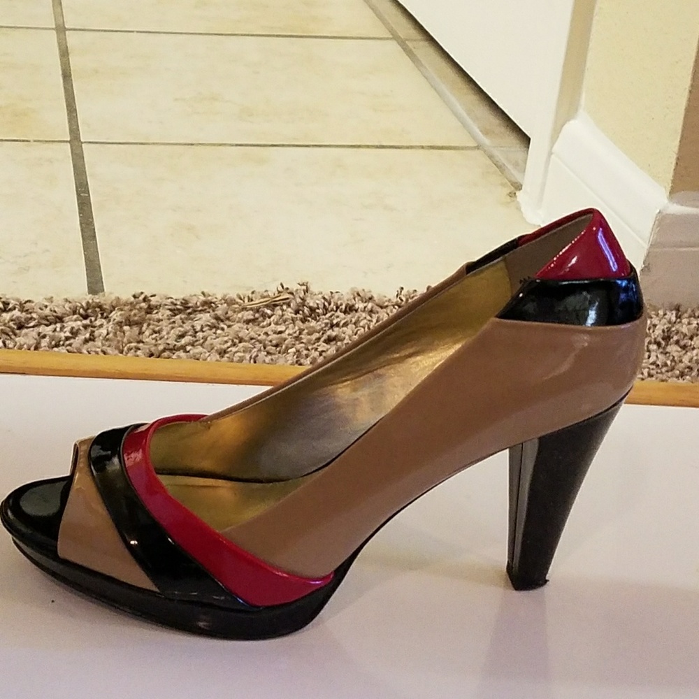 Shoes - Picture 2 of 3